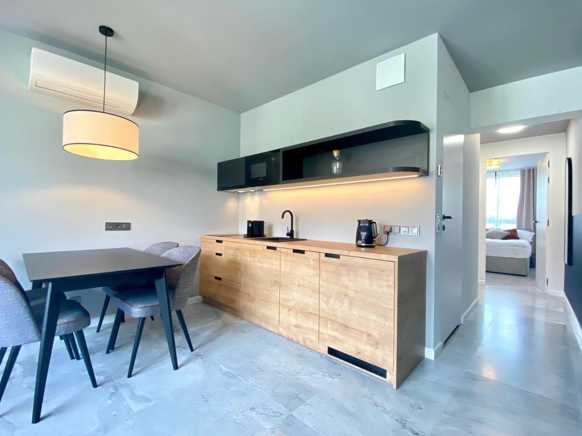H11 Aparthotel Cracovia Esterno foto A kitchen in a hotel