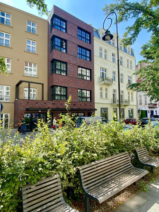 H11 Aparthotel Cracovia Esterno foto The former home of the London Buddhist Vihara, on the corner of St Pancras Square and St Pancras Way, London