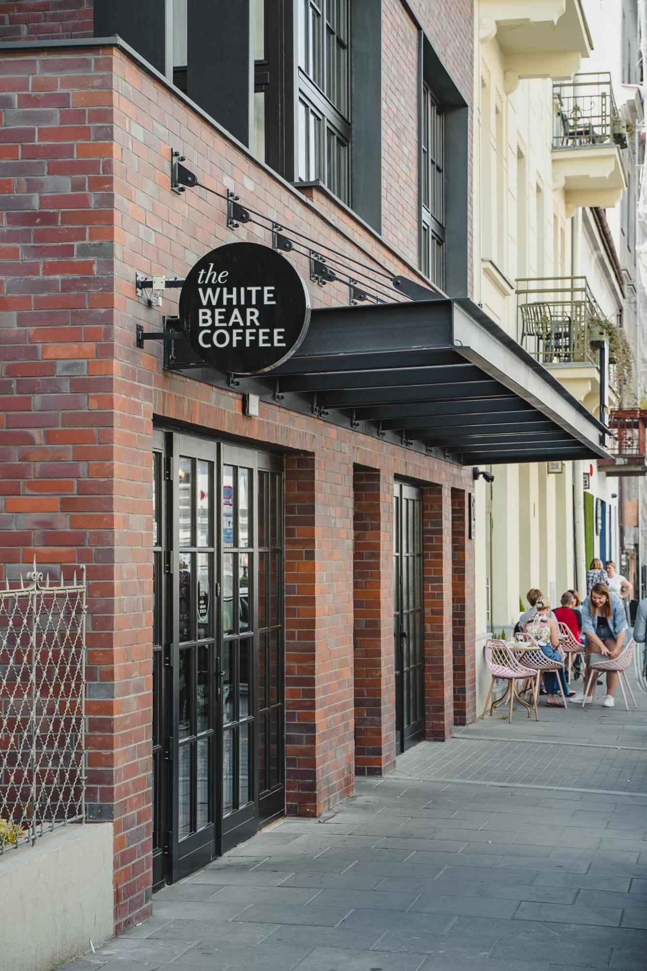 H11 Aparthotel Cracovia Esterno foto The White Bear Coffee